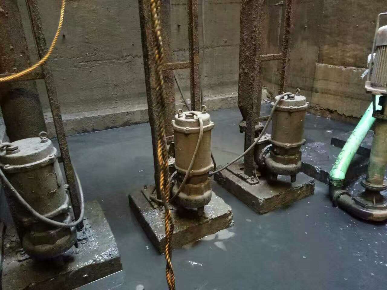 公主岭污水池清理